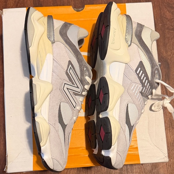 New Balance White and Gray Athletic Shoes NOBOX - Picture 2 of 5